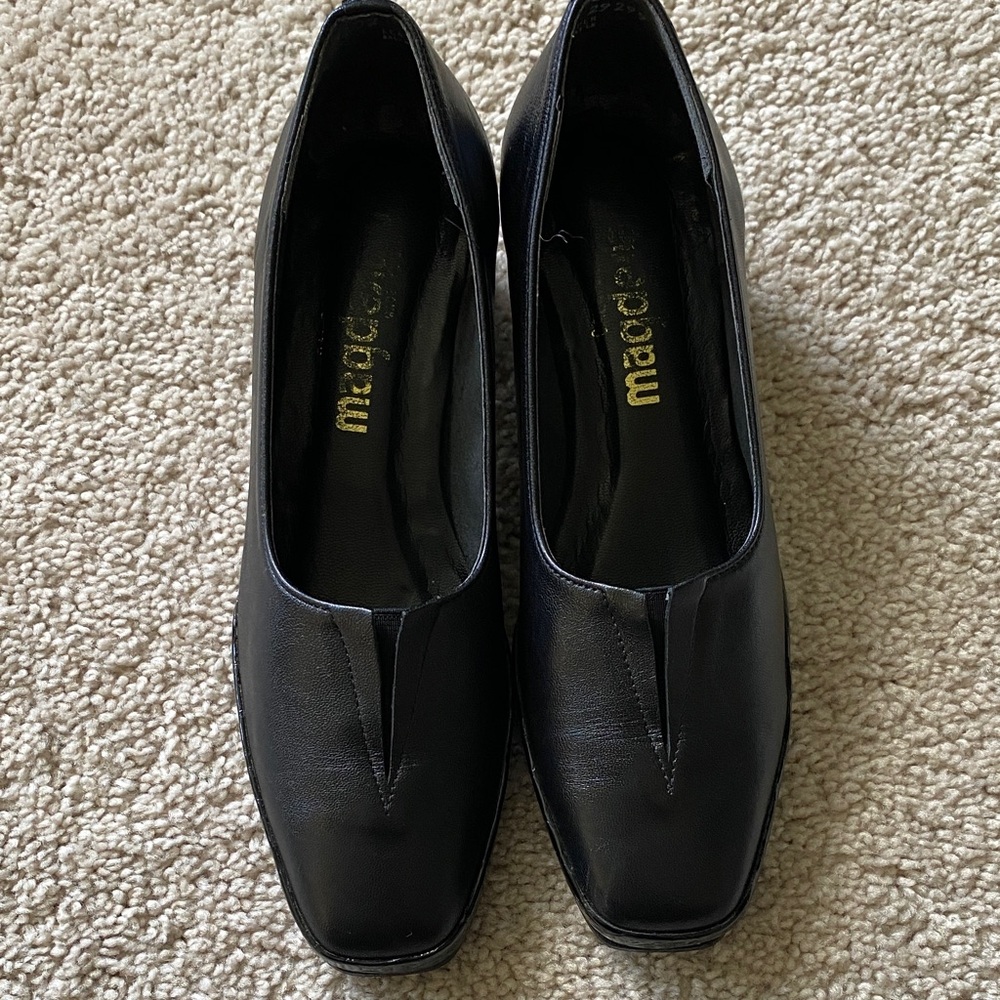 Vintage California Magdesians Black Leather Slip-On Flats